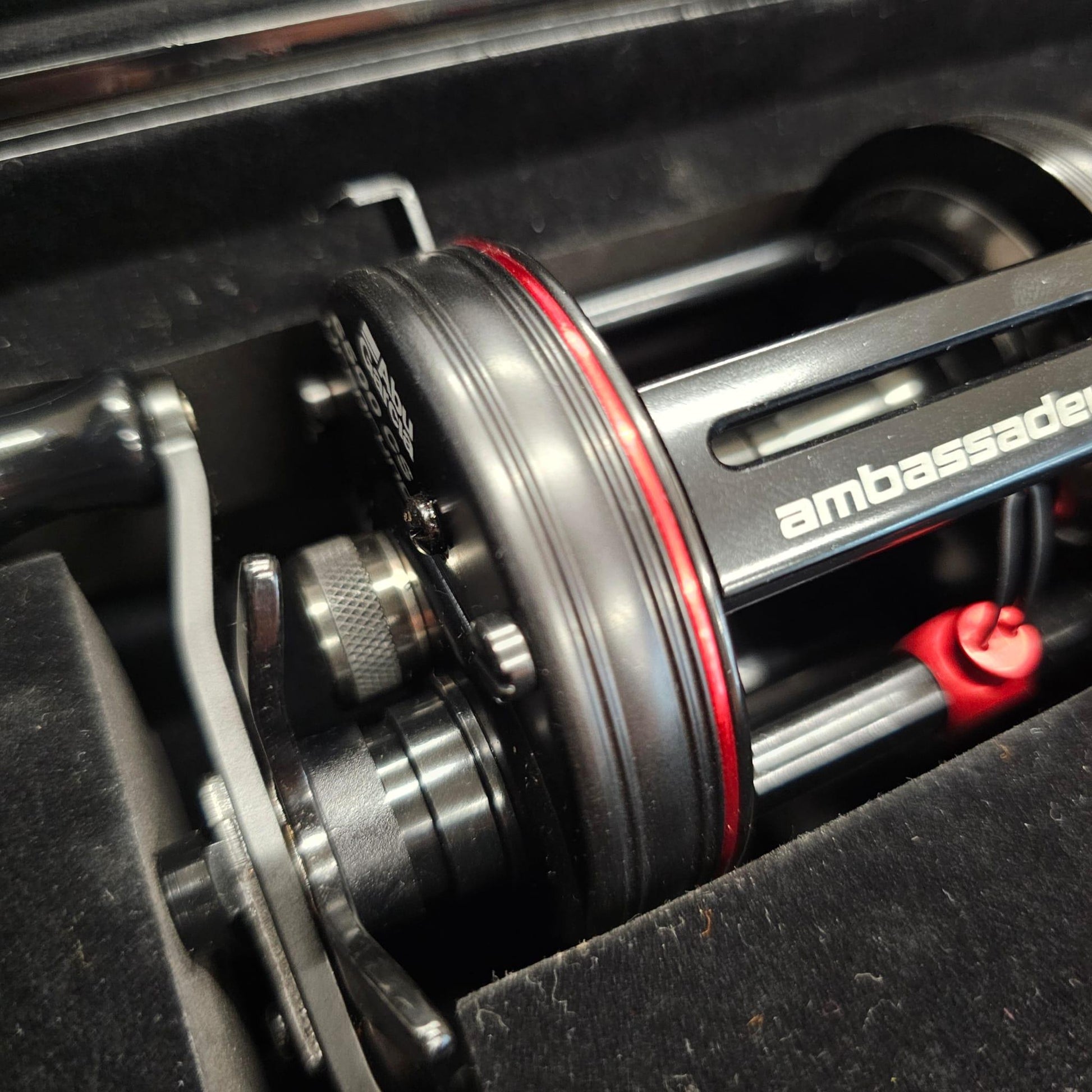 Abu Garcia Abu Garcia N.B. - Ambassadeur New Century Edition Ursprung Rolle RH + Uhr - Knicklicht GmbH